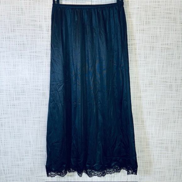 Greenco Maid Black Slip, Antron III Nylon Exclusive of Ornamentation Med USA VTG - Picture 1 of 11